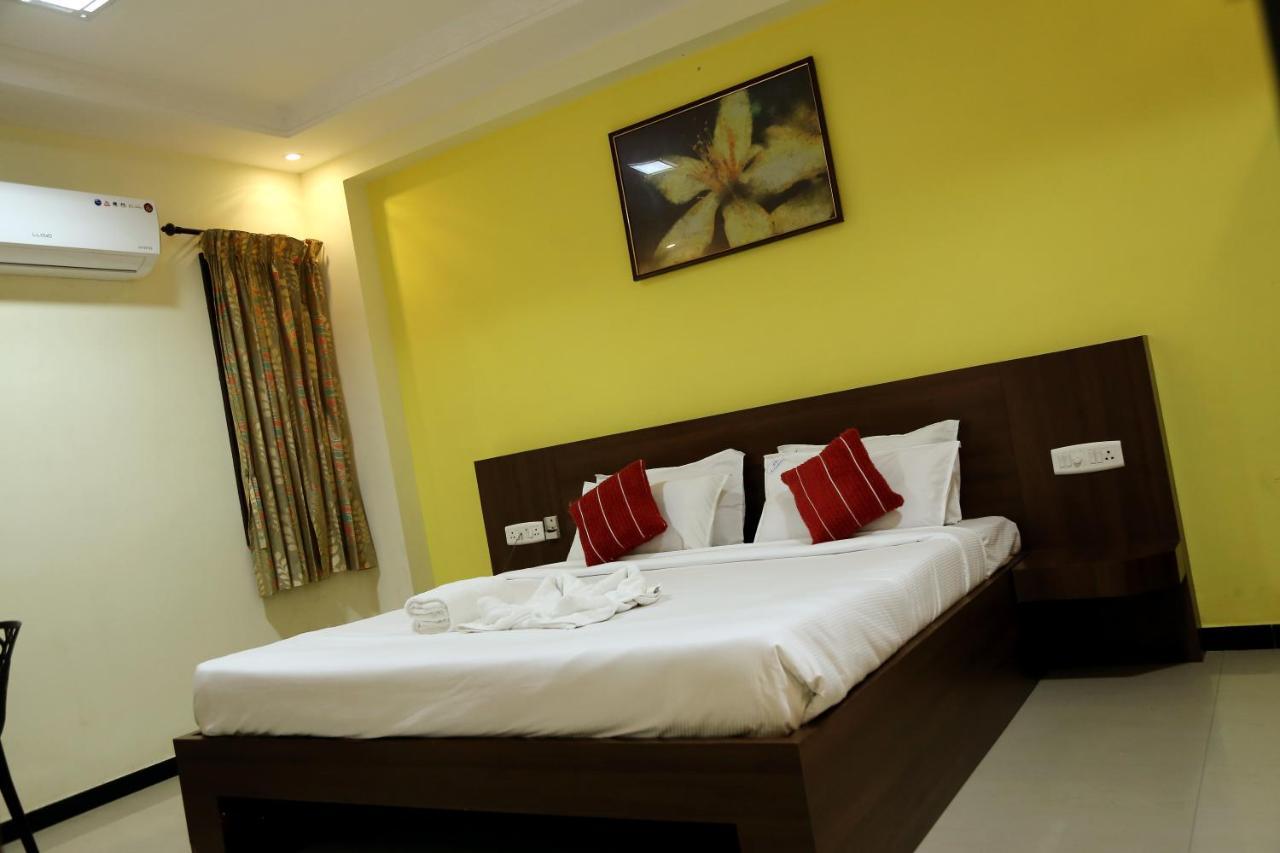 Landmaark Hotels Tiruppur Buitenkant foto