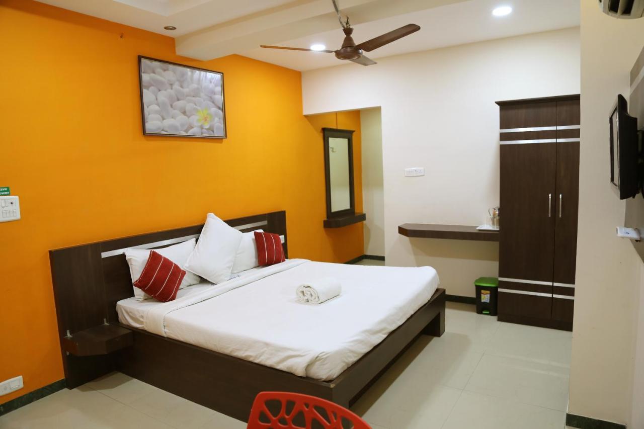 Landmaark Hotels Tiruppur Buitenkant foto