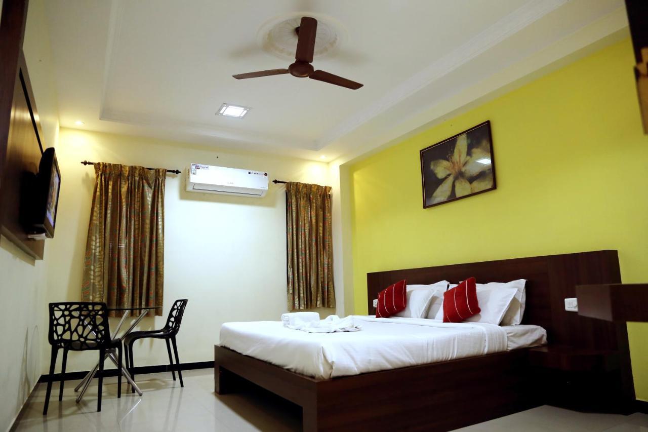 Landmaark Hotels Tiruppur Buitenkant foto