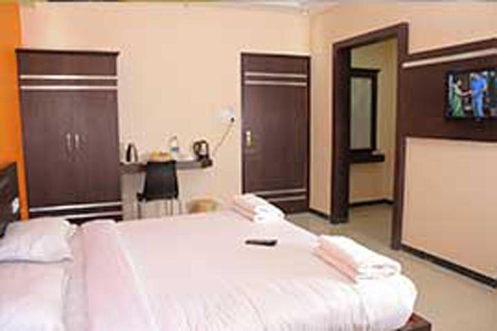 Landmaark Hotels Tiruppur Buitenkant foto