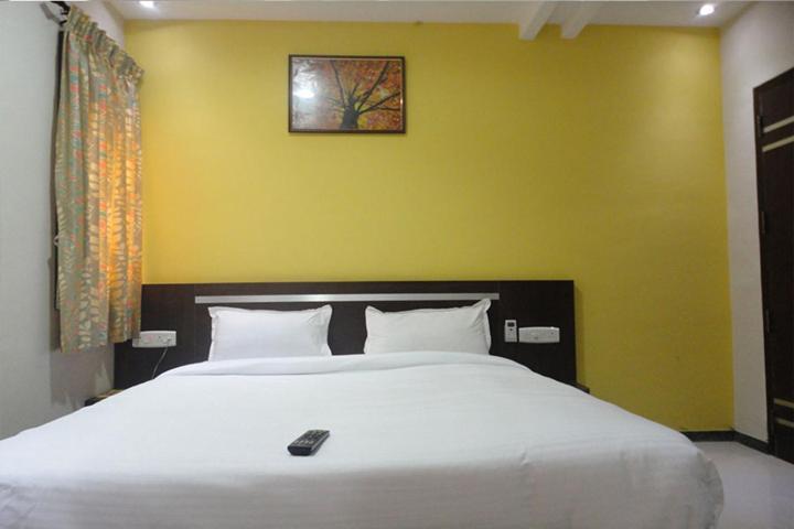 Landmaark Hotels Tiruppur Buitenkant foto